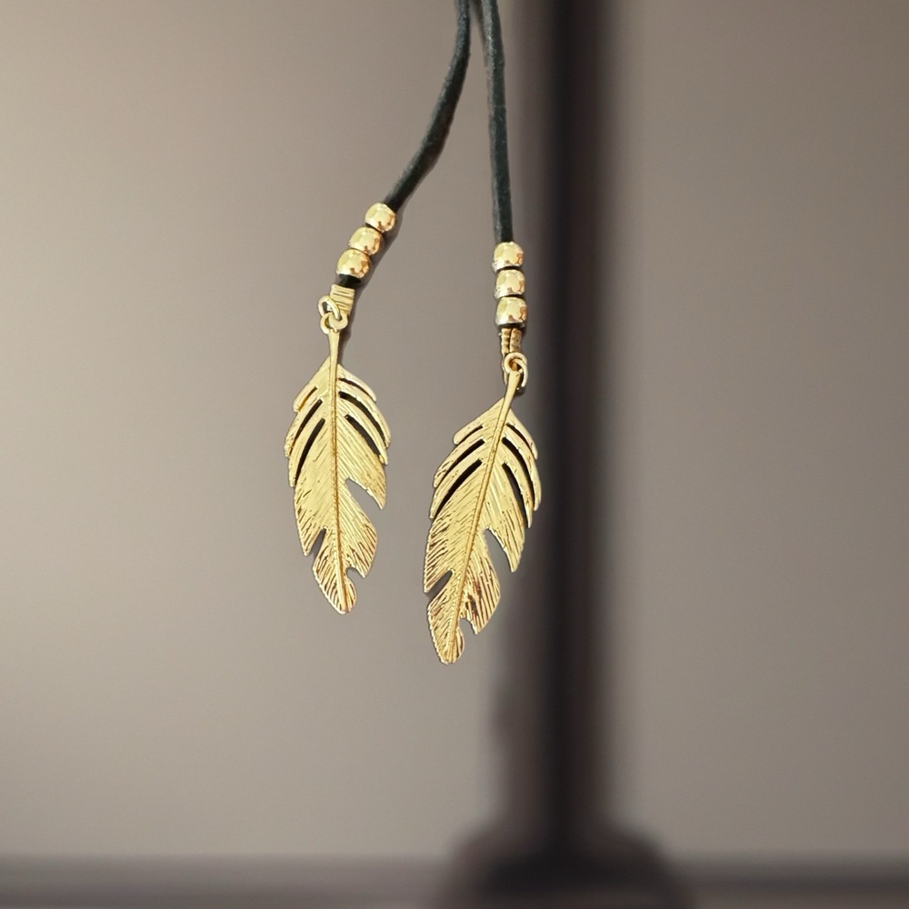 Bohemian Faux Leather Rope Necklace w/ Feather Pendants - Picture 3 of 4